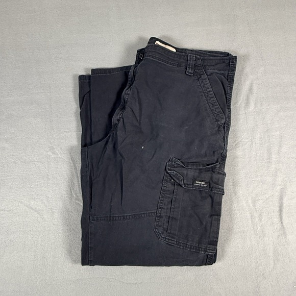 Wrangler Pants Mens 42X32 Black Cargo Relaxed Fit Straight Outdoor Hiking - Picture 1 of 7